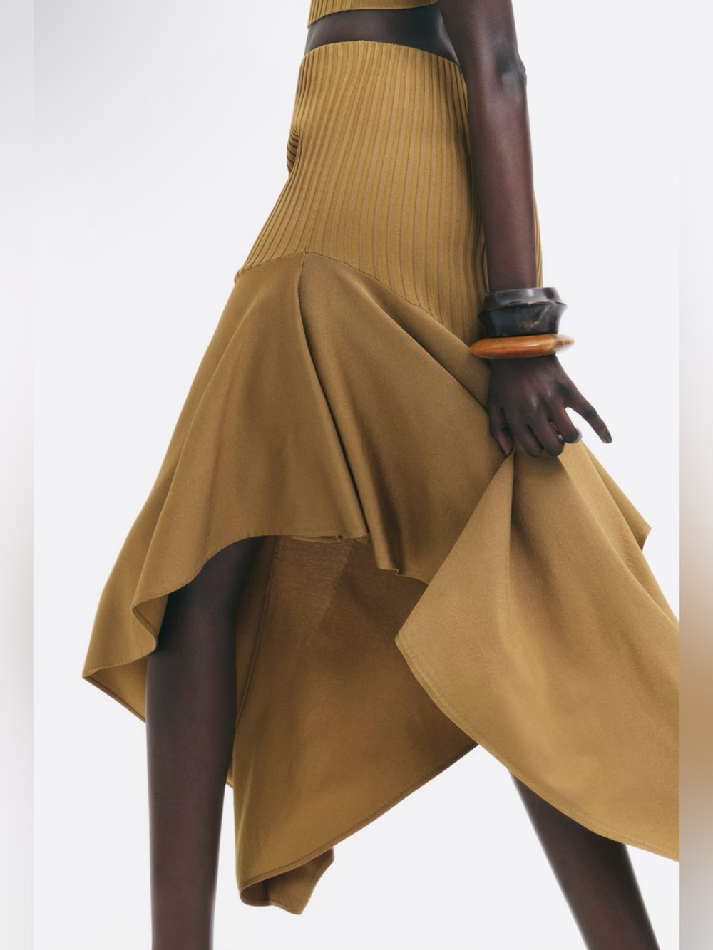 H&M EDITION SUMMER 2026 COLLECTION
NWT DARK BEIGE KNIT ASYMMETRIC SKIRT - Picture 3 of 8